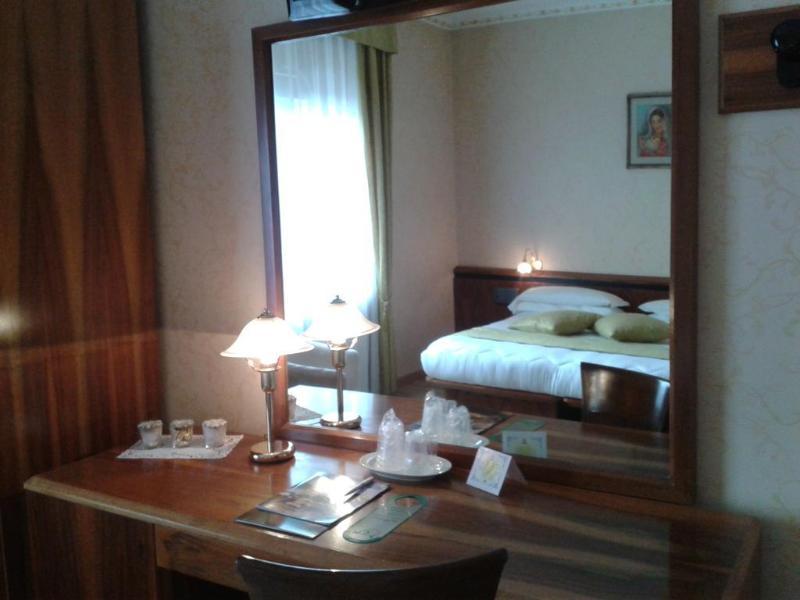 Hotel Villa Delle Ortensie Sant'Omobono Imagna Exterior foto